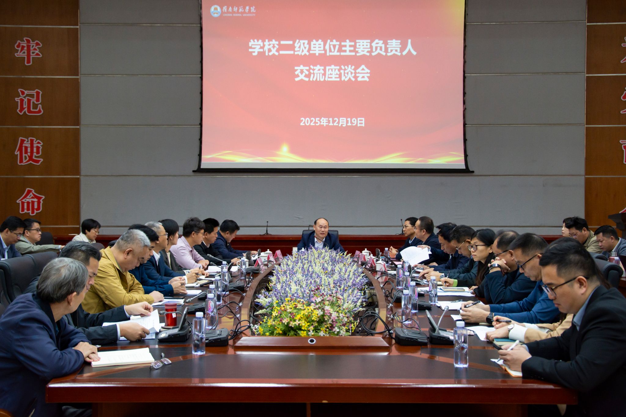 a9e6bef4813800d0239d81363220550c.jpg a9e6bef4813800d0239d81363220550c.jpg