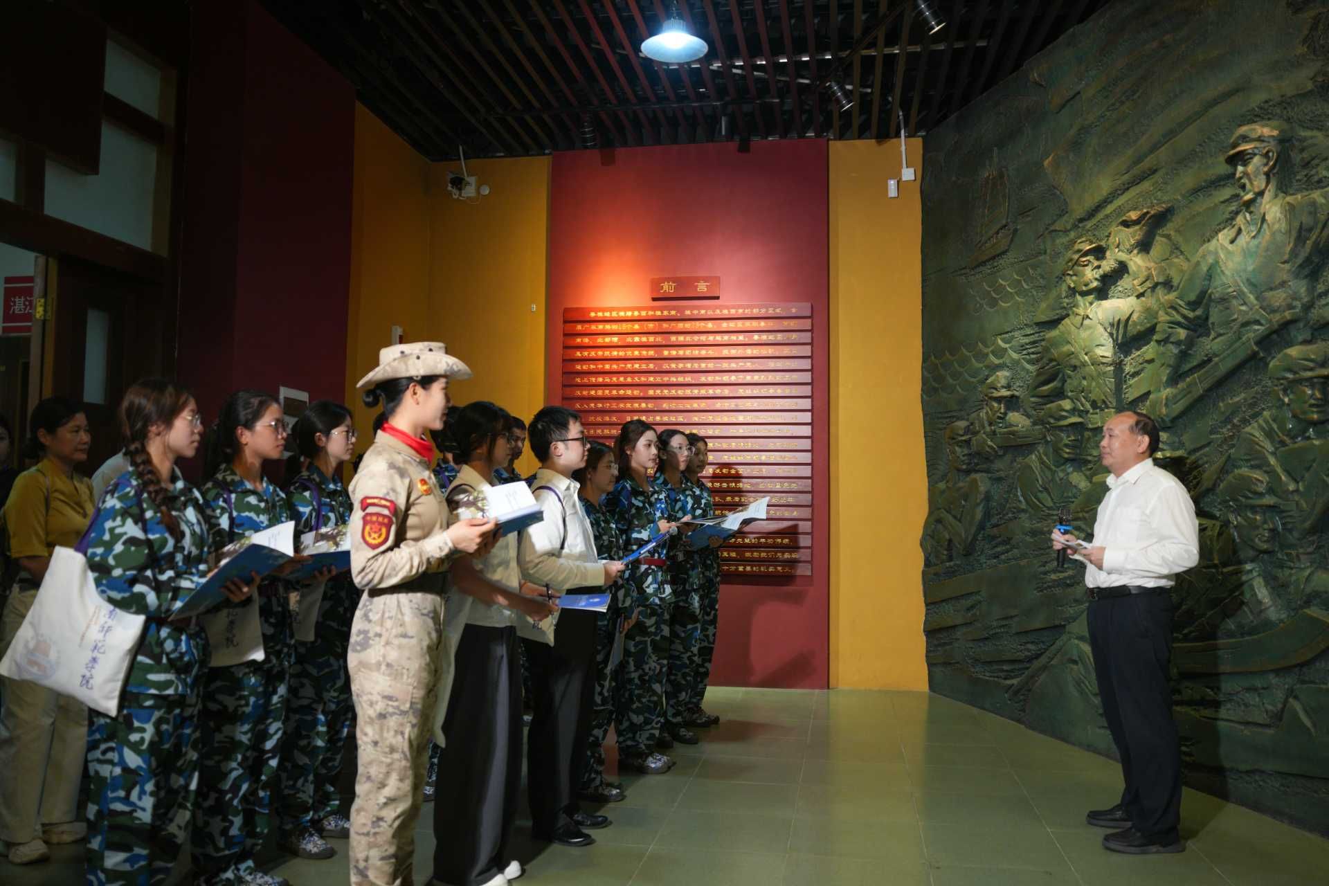 校长阳爱民教授在湛江市博物馆开讲“思政第一课”.jpg 校长阳爱民教授在湛江市博物馆开讲“思政第一课”.jpg