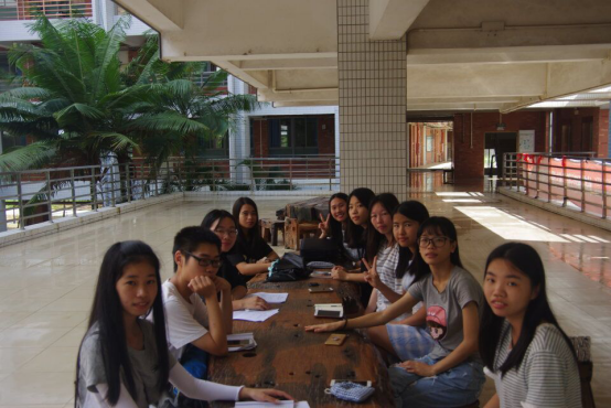 队员们合影留念