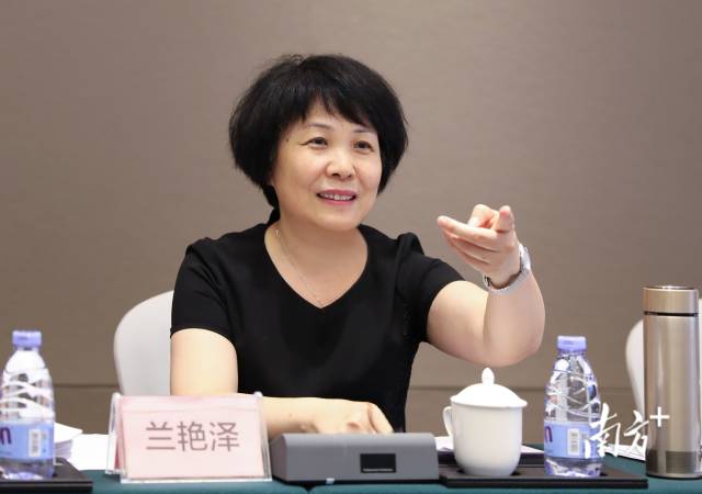 岭南师范学院党委书记兰艳泽。