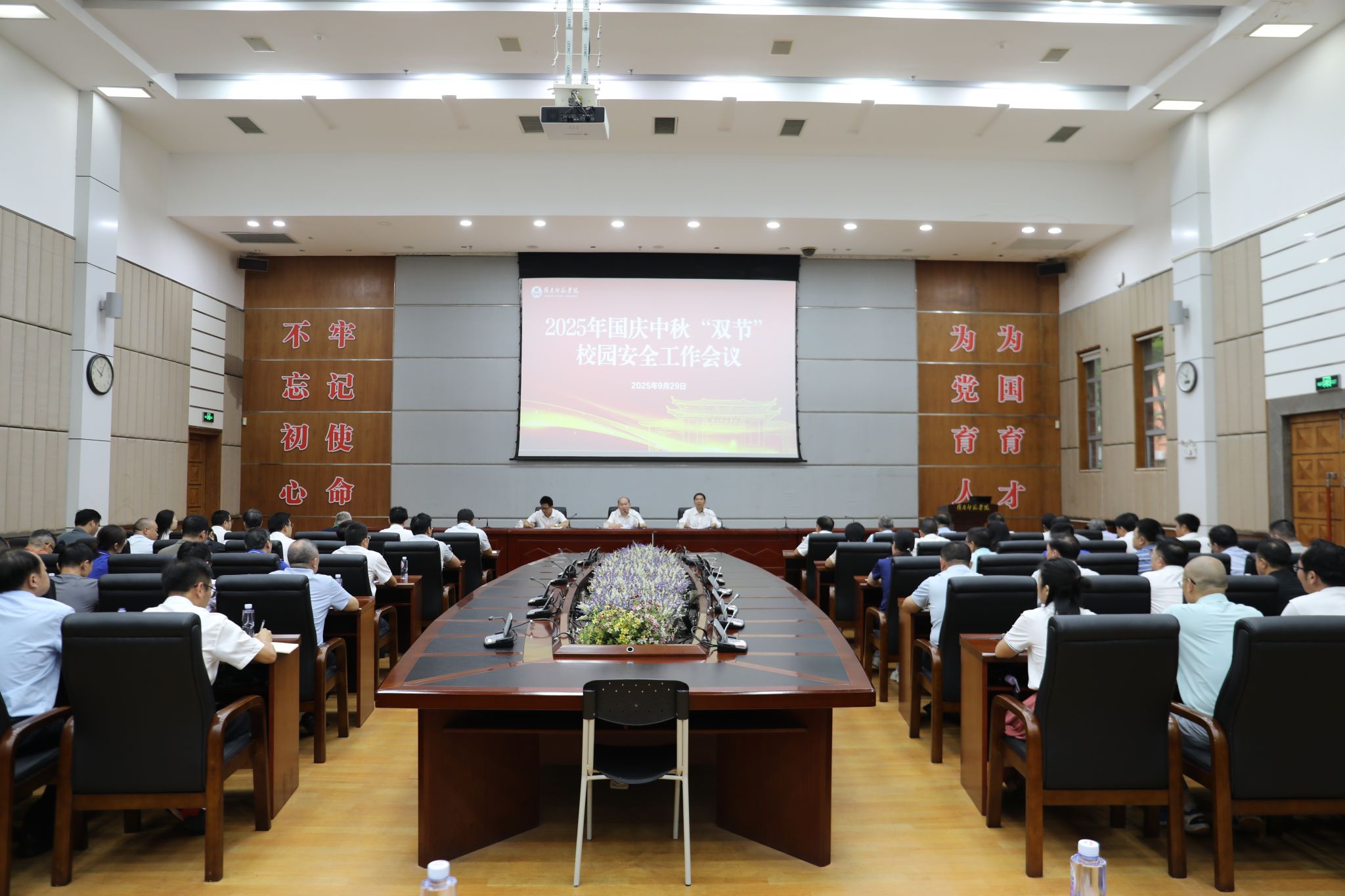 18c59fbc19d54645b398064cc2de048.jpg 18c59fbc19d54645b398064cc2de048.jpg