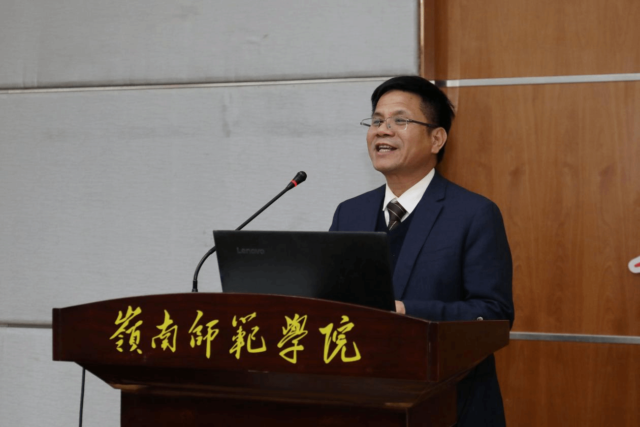 数学与统计学院校友分会会长翟民发言.png