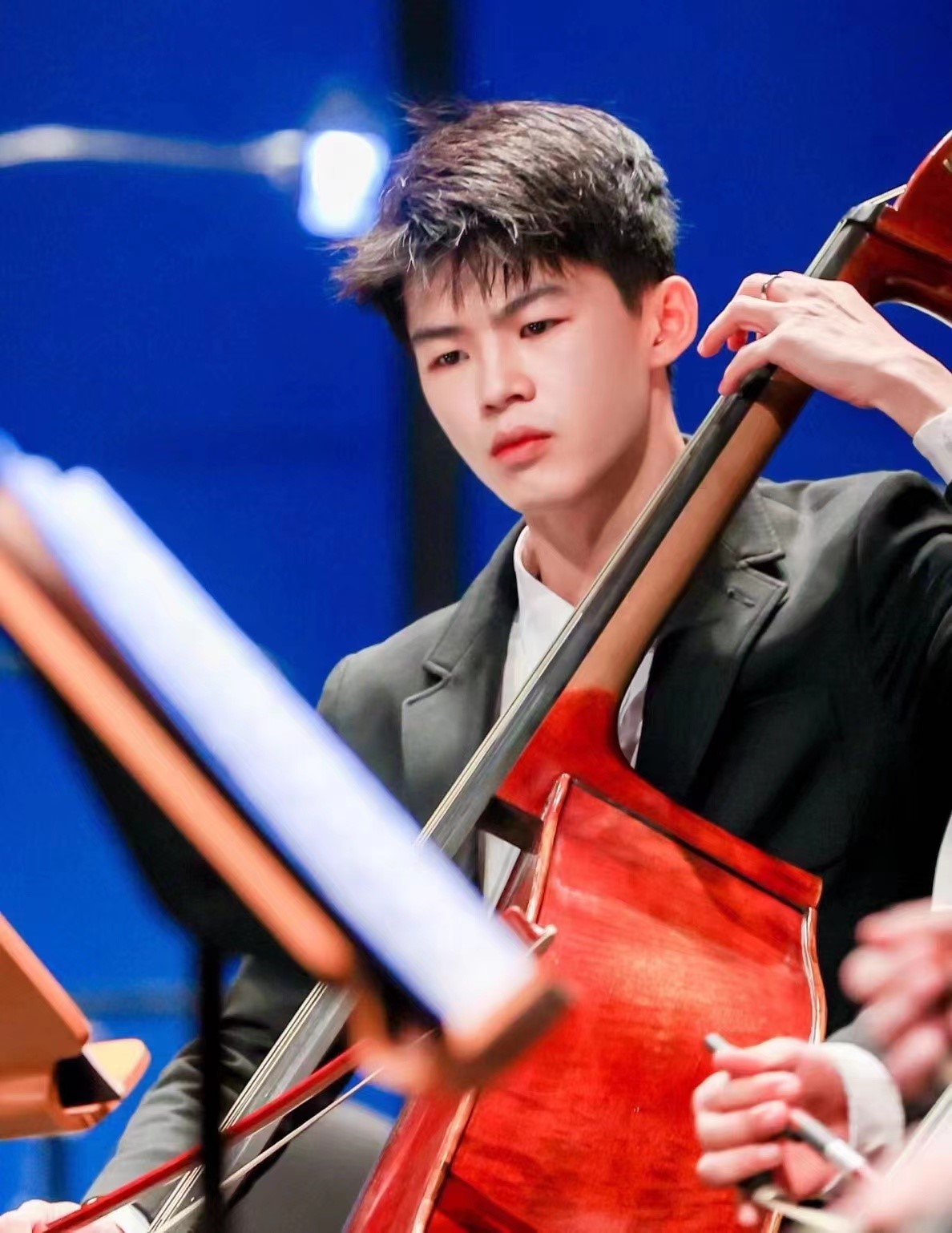 卢艺彬：随乐自由狂舞，向阳奋力追逐