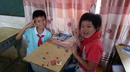 学生在课堂上表现积极