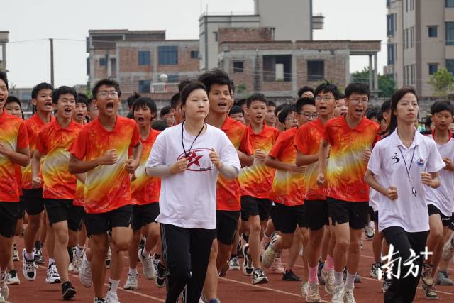  南方+ 刘梓薇 拍摄