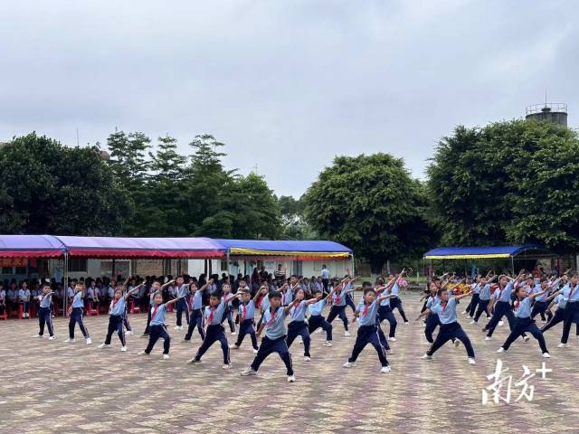  南方+ 刘梓薇 拍摄