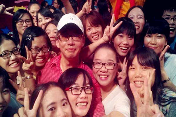 吴道愉：漂洋过海而来的“小红帽”