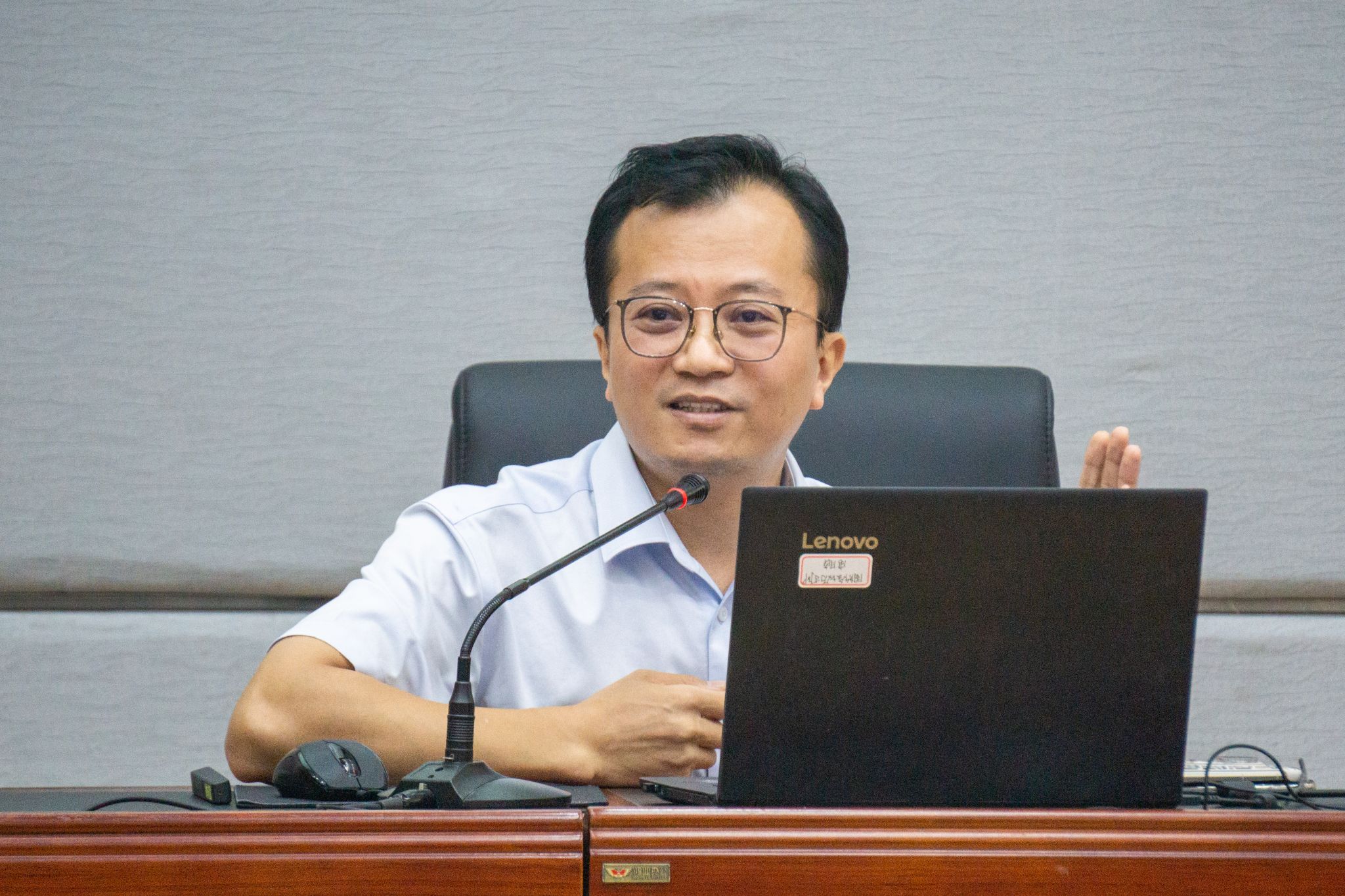 李叶莹摄-12 邓倩文书记发言.jpg