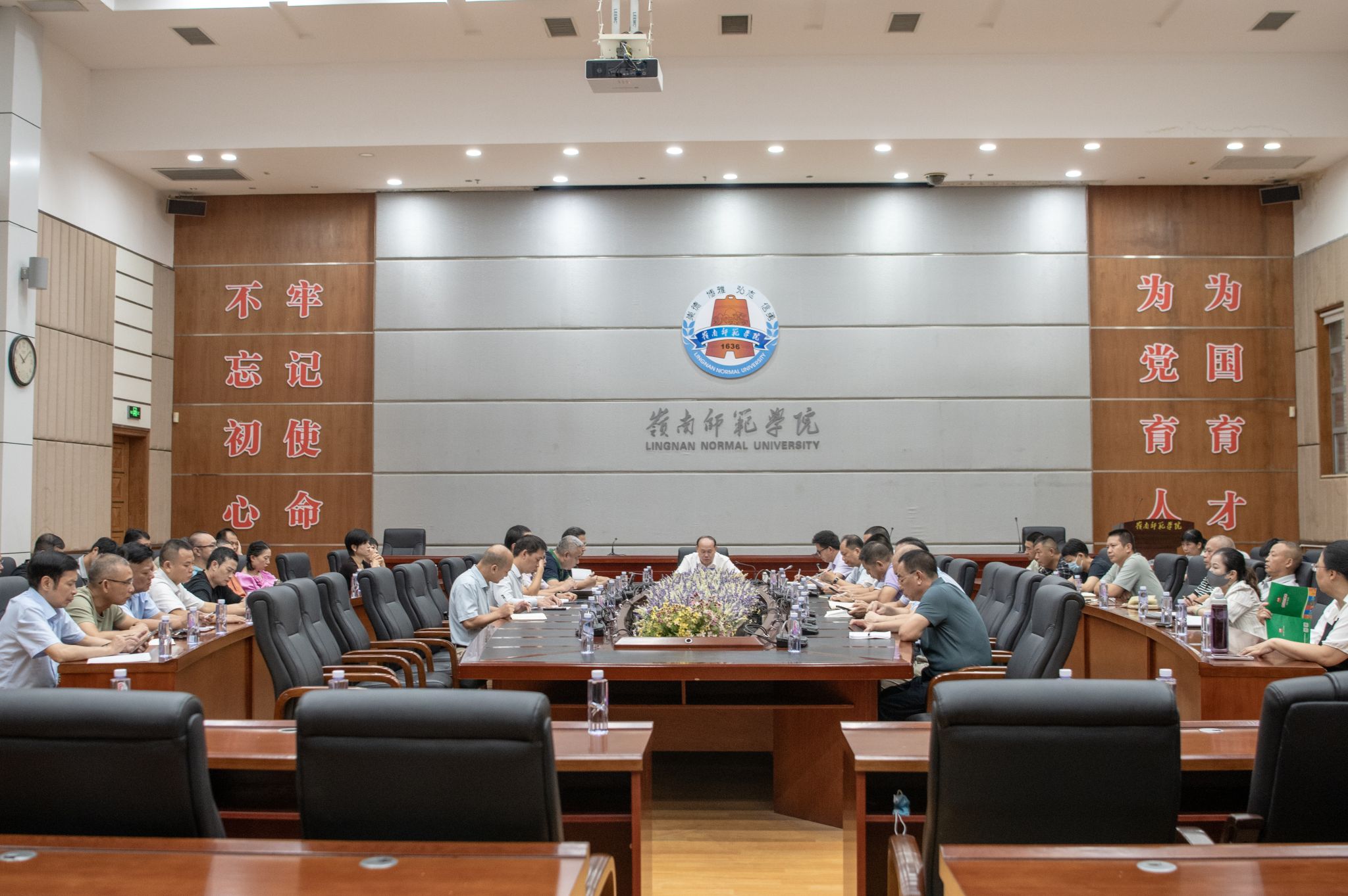 张荞乔摄-16全景.jpg 张荞乔摄-16全景.jpg