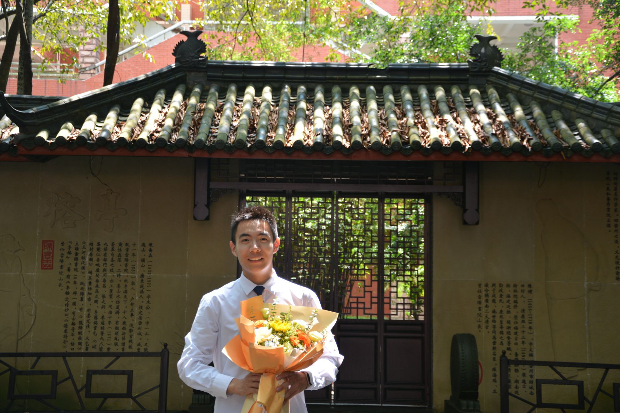 李仁杰毕业照.jpg 李仁杰毕业照.jpg