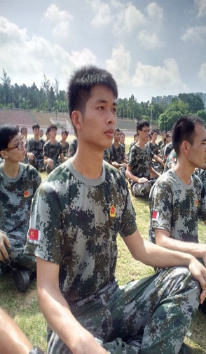 张源海：青春与激情交融，投笔与从戎比肩