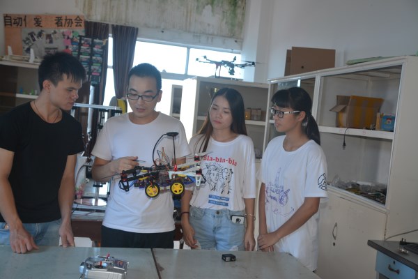 连海山：敬业爱生，追求卓越