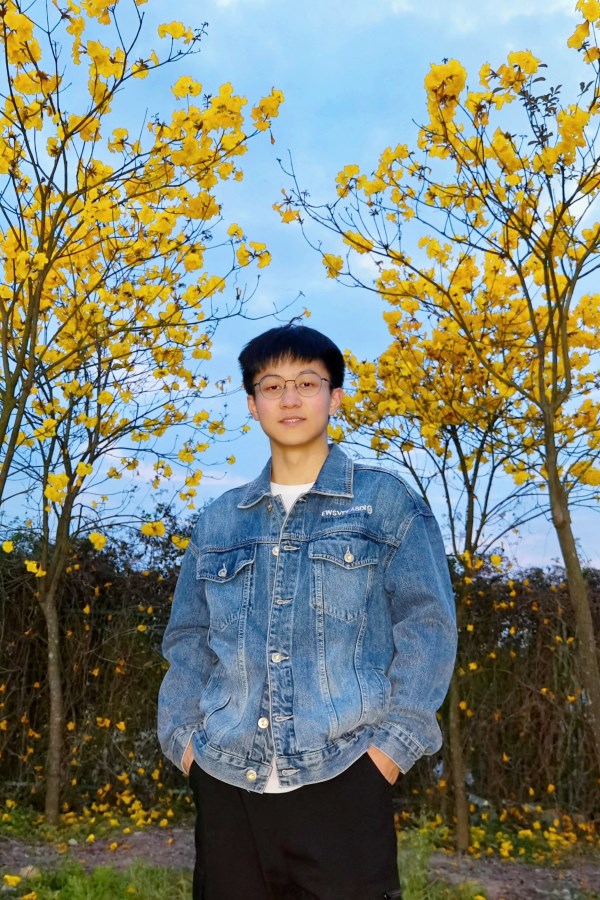 矢志奋斗，“政”当少年