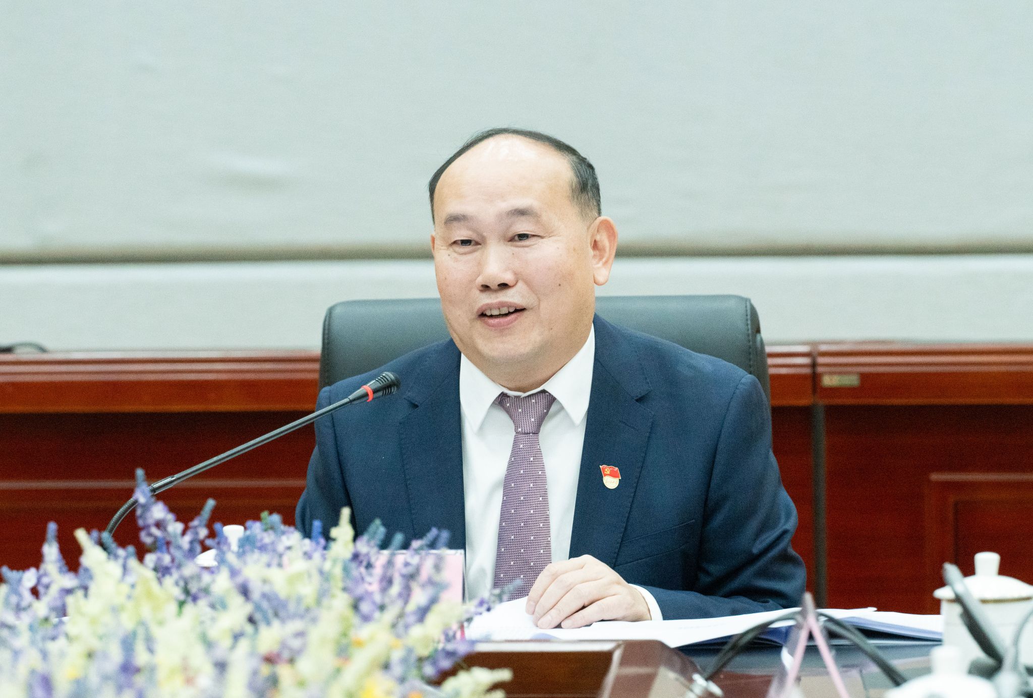 2 党委副书记、校长阳爱民主持会议并讲话.jpg