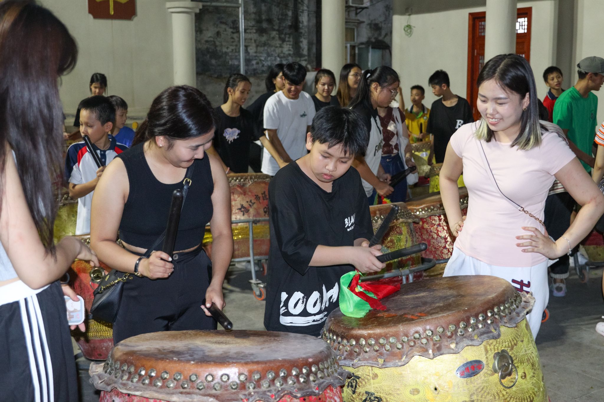 留学生学习体验安铺锣鼓.jpg 留学生学习体验安铺锣鼓.jpg