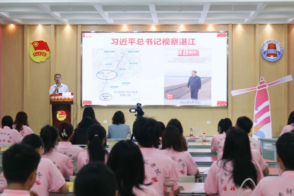 林兴老师授课大场景 陈美惠摄 (2).jpg 林兴老师授课大场景 陈美惠摄 (2).jpg