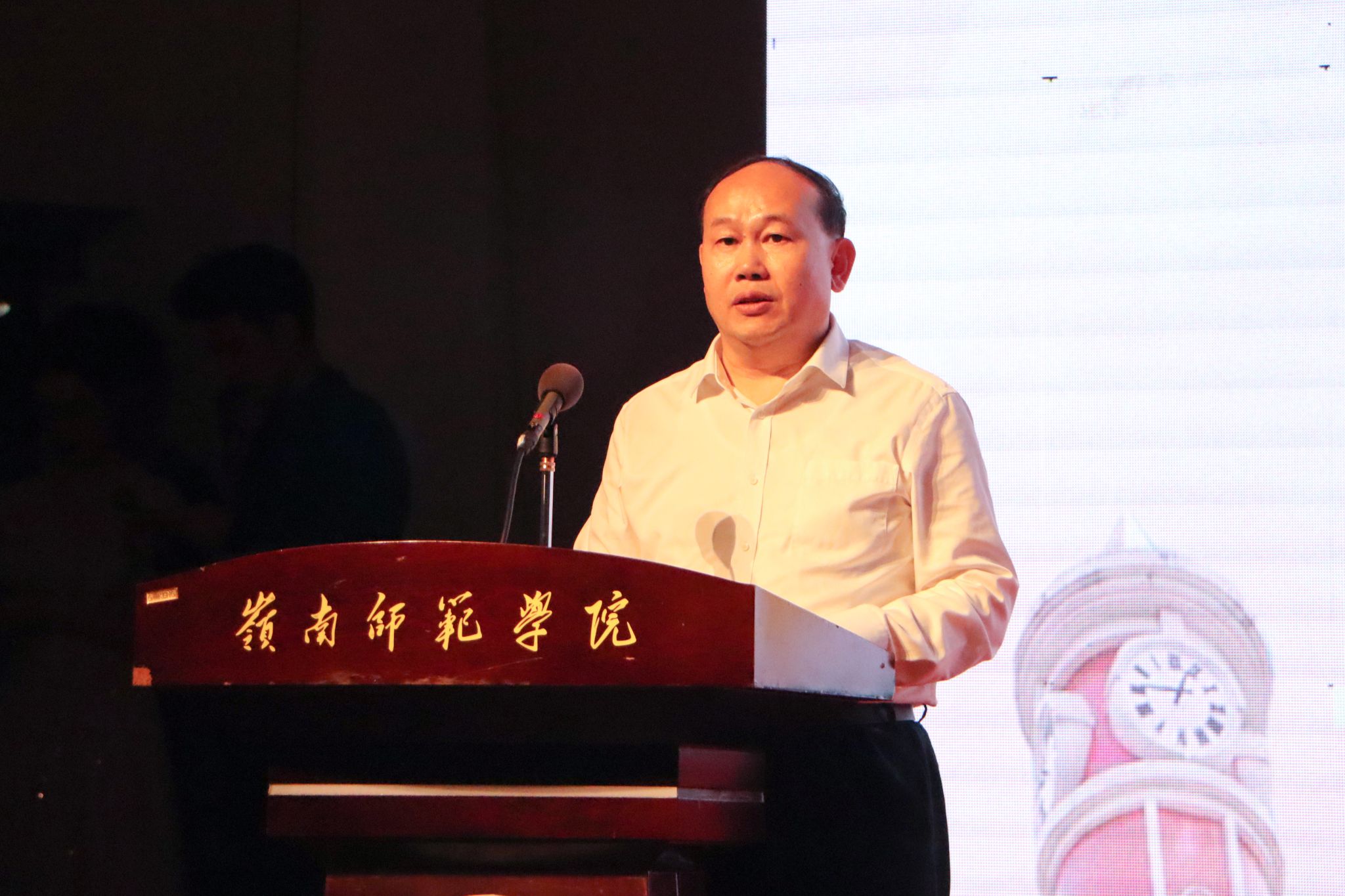 朱洁妍摄(3)特写 阳爱民校长讲话 (1).jpg 朱洁妍摄(3)特写 阳爱民校长讲话 (1).jpg