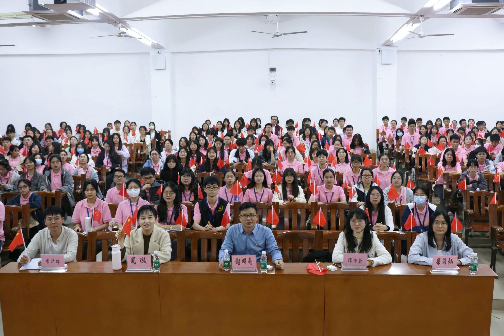 大合照(1).jpg 大合照(1).jpg