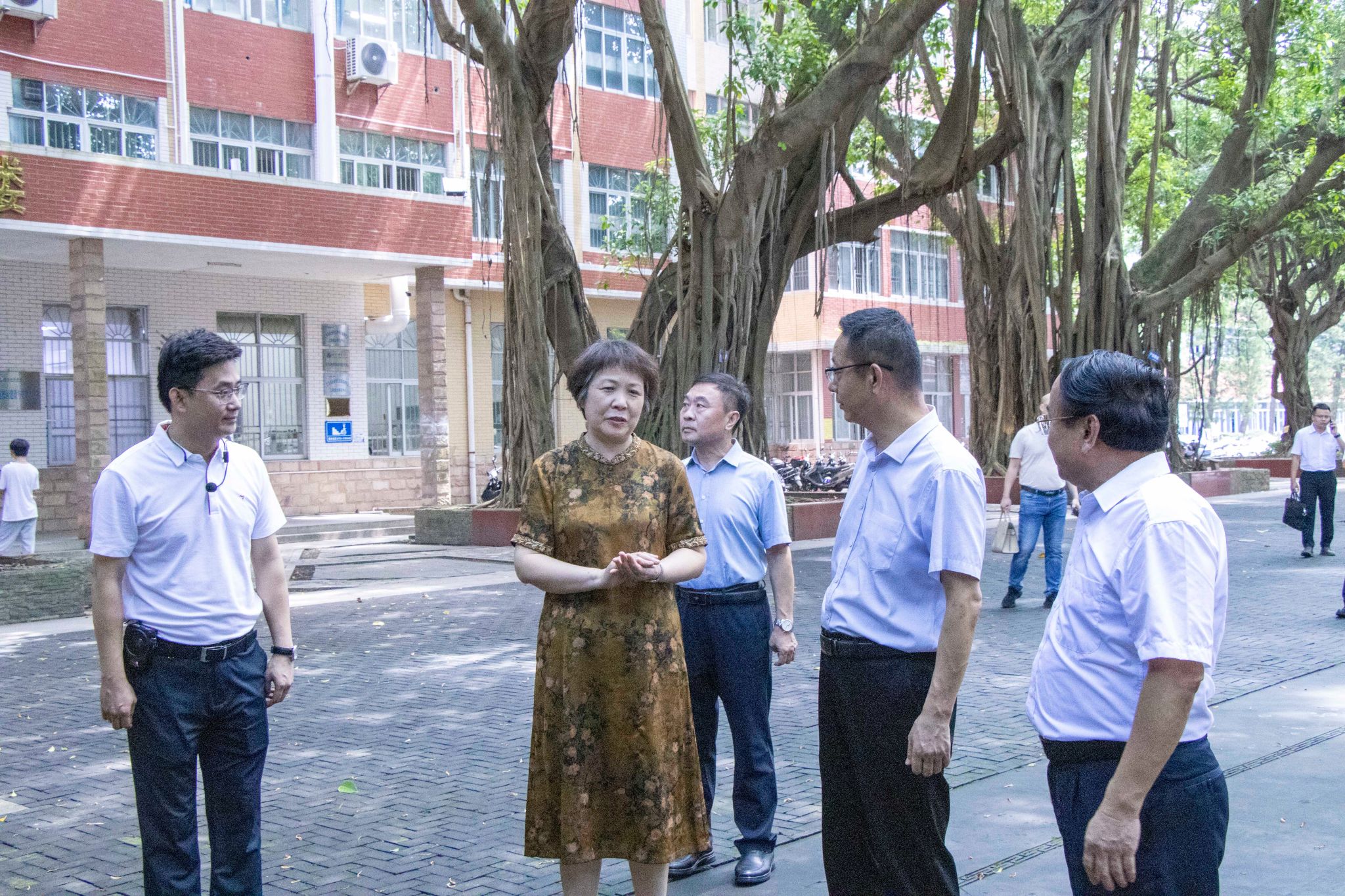 陈凯璇摄 参观古榕广场(3).jpg