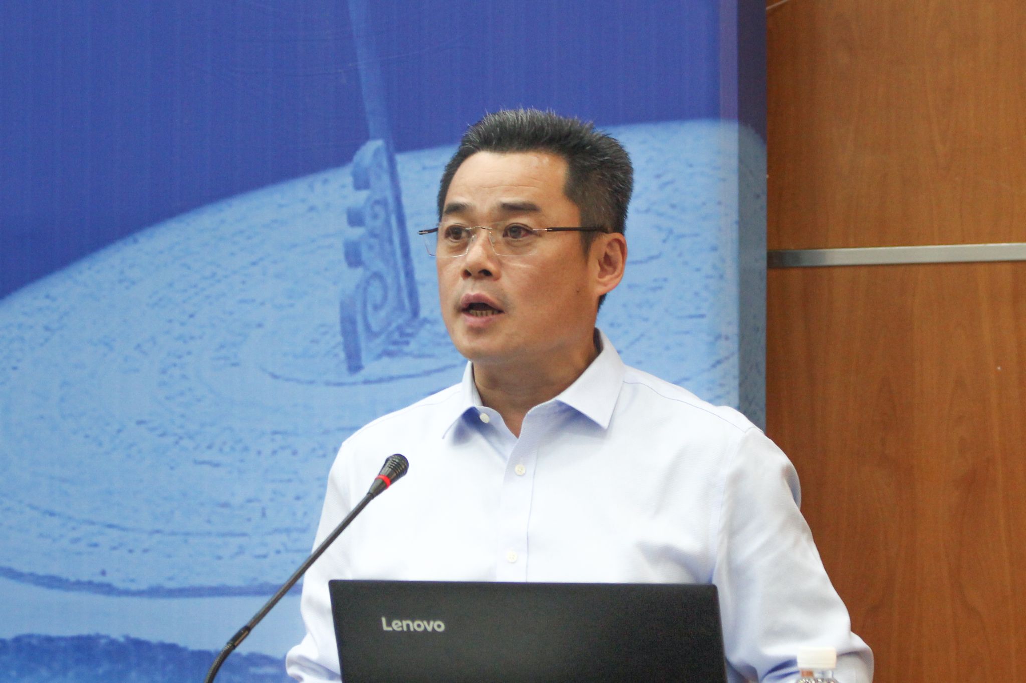 梁蔓淇摄-1特写(李粤处长发言) 2.JPG