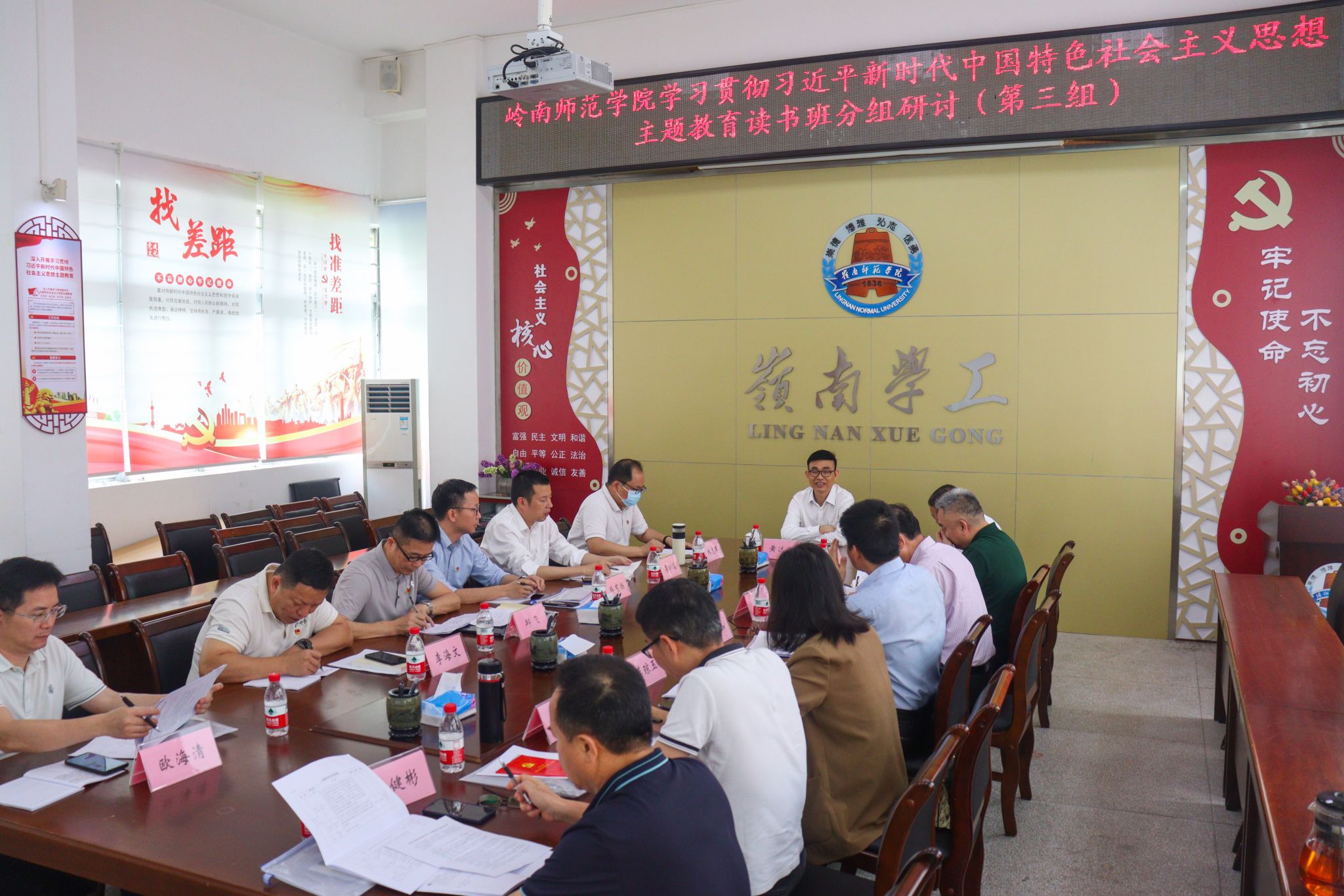 陈玉凤摄.jpg