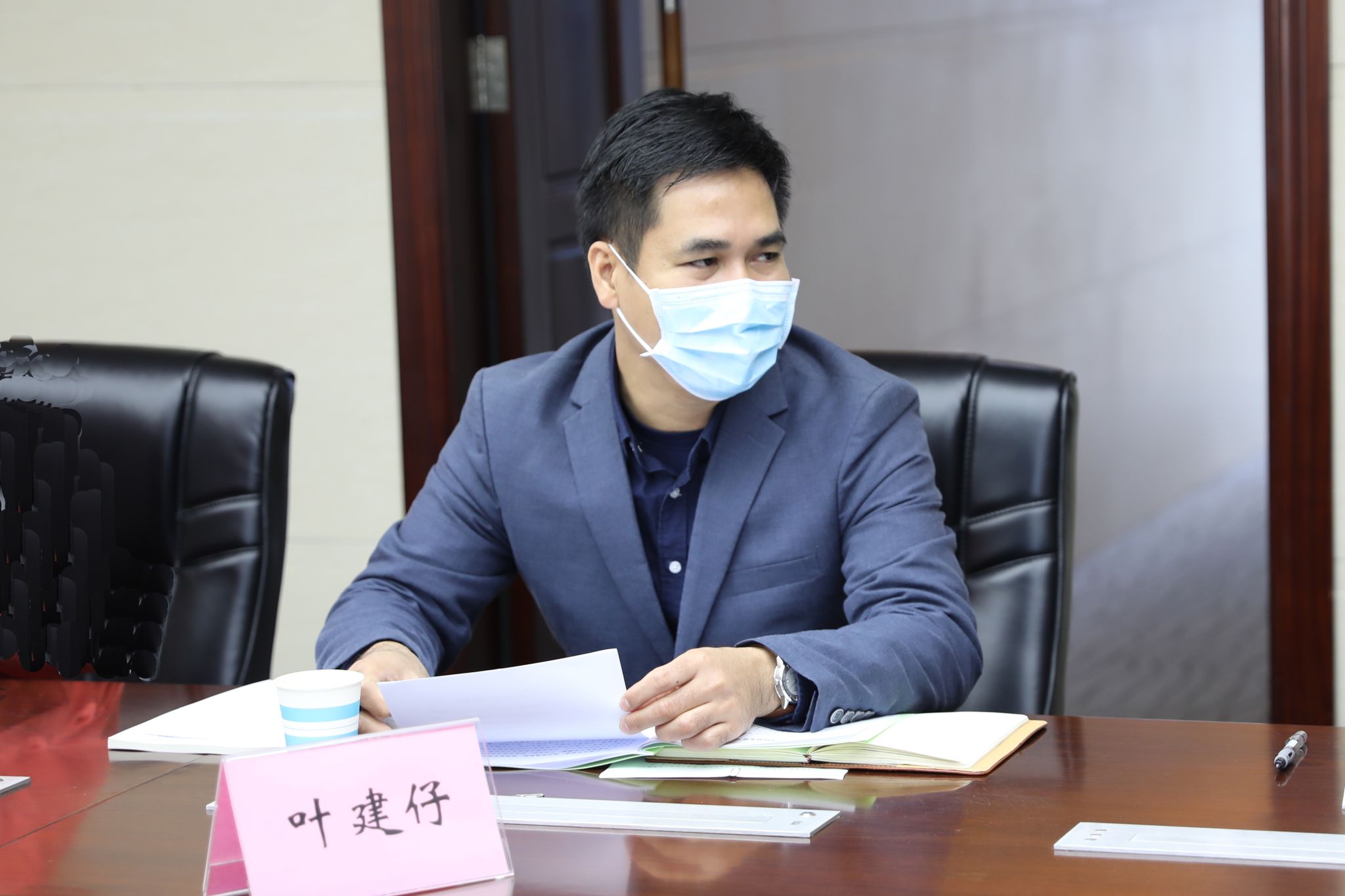 3.校友办主任、校友会秘书长叶建仔作2022年度工作汇报.JPG