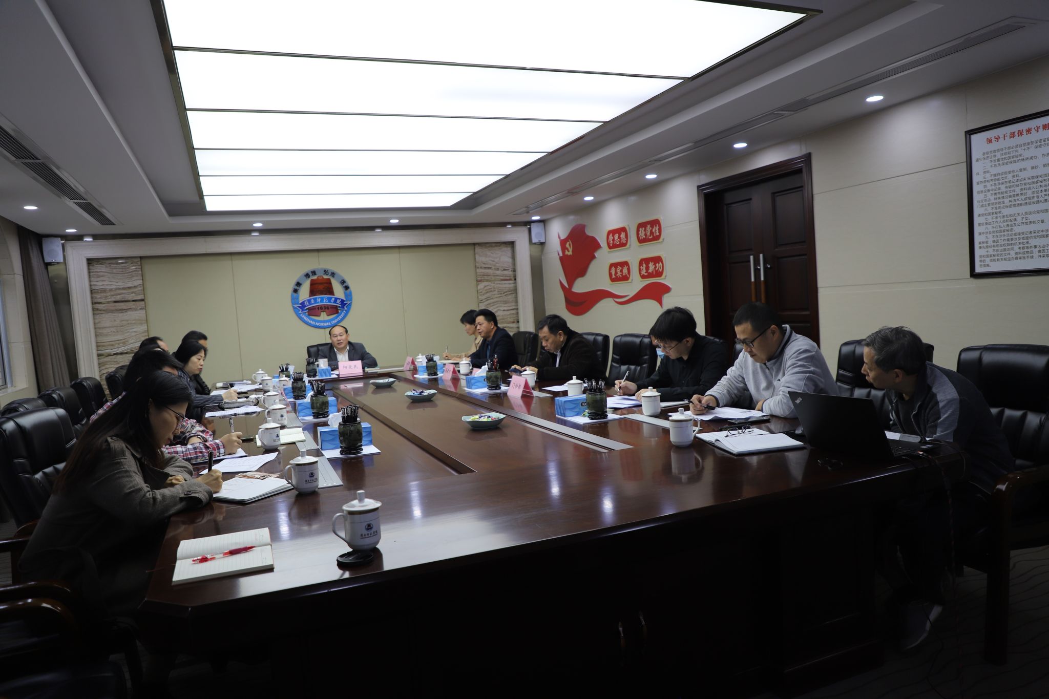 1 项目汇报会现场.JPG 1 项目汇报会现场.JPG