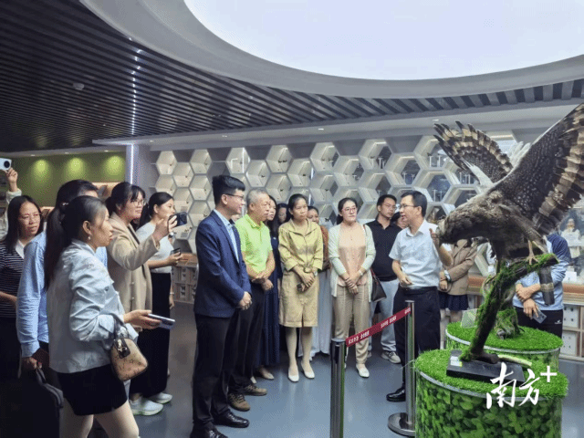 a2ce33fcd86e4be5a78eac8500877f64_batchwm.png a2ce33fcd86e4be5a78eac8500877f64_batchwm.png