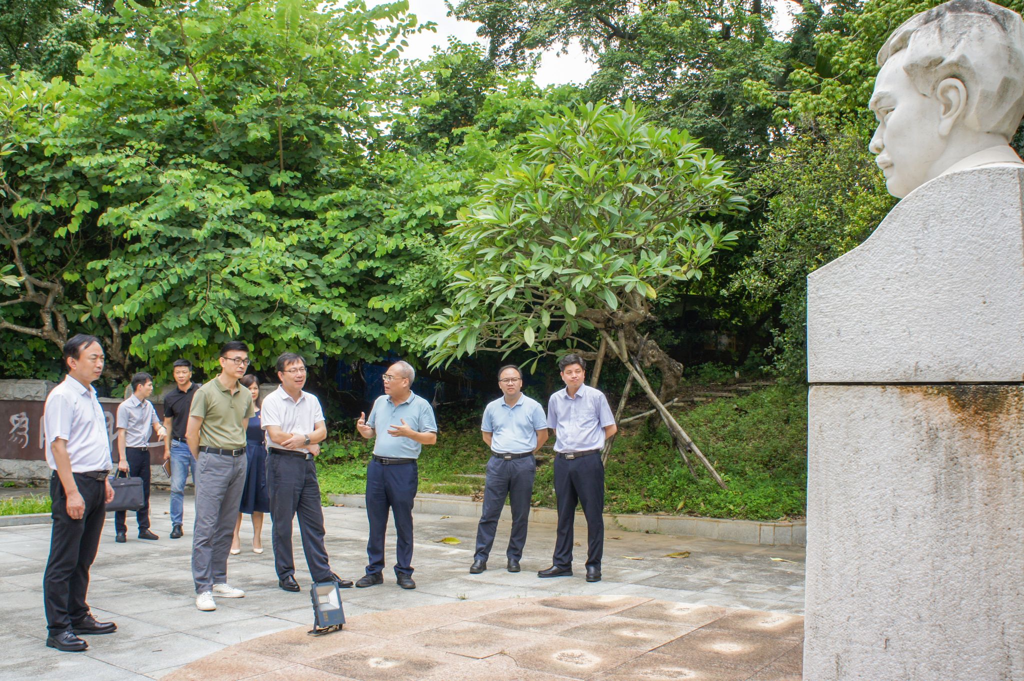 陈香媚摄(5)领导游园 (11).jpg