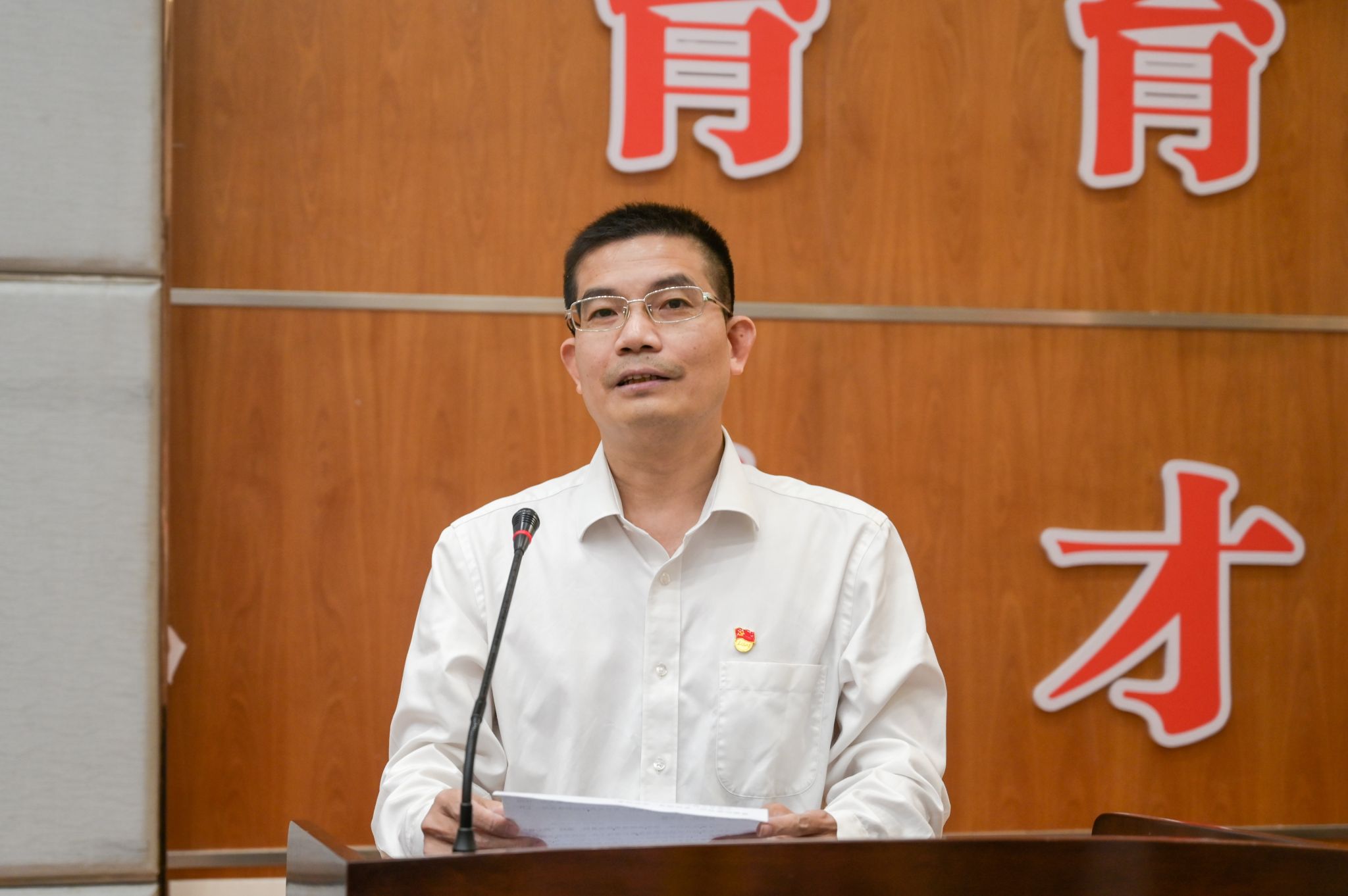 范昕怡摄 (3).jpg