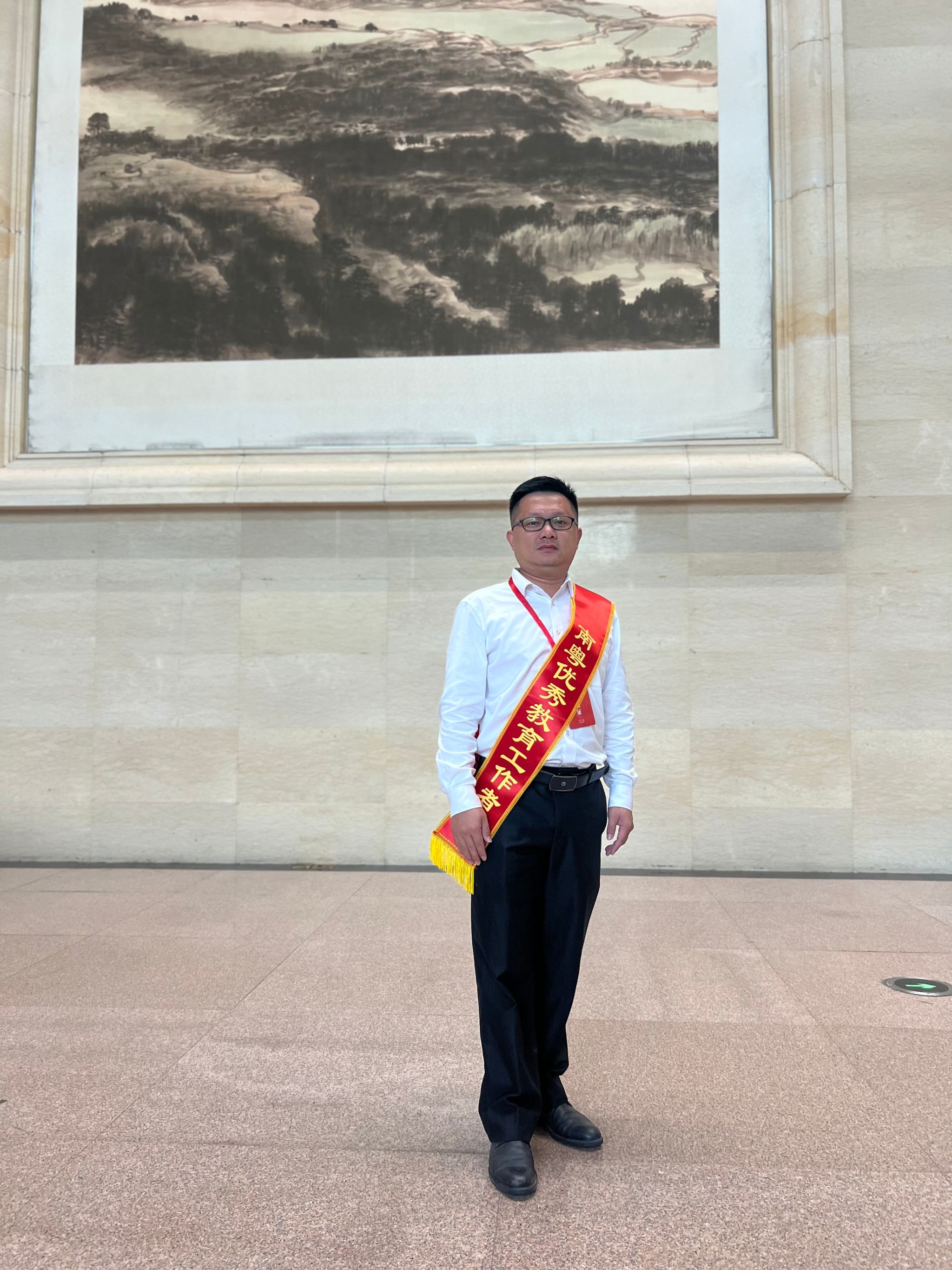 梁煜鹏.jpg 梁煜鹏.jpg