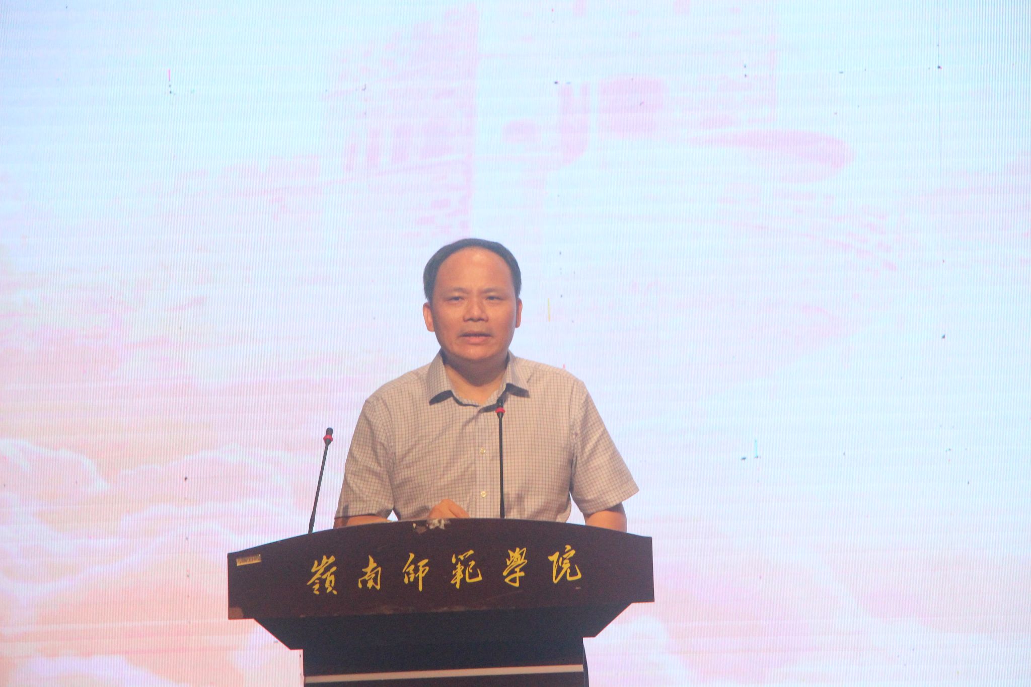 何等浩书记讲话(3).JPG 何等浩书记讲话(3).JPG