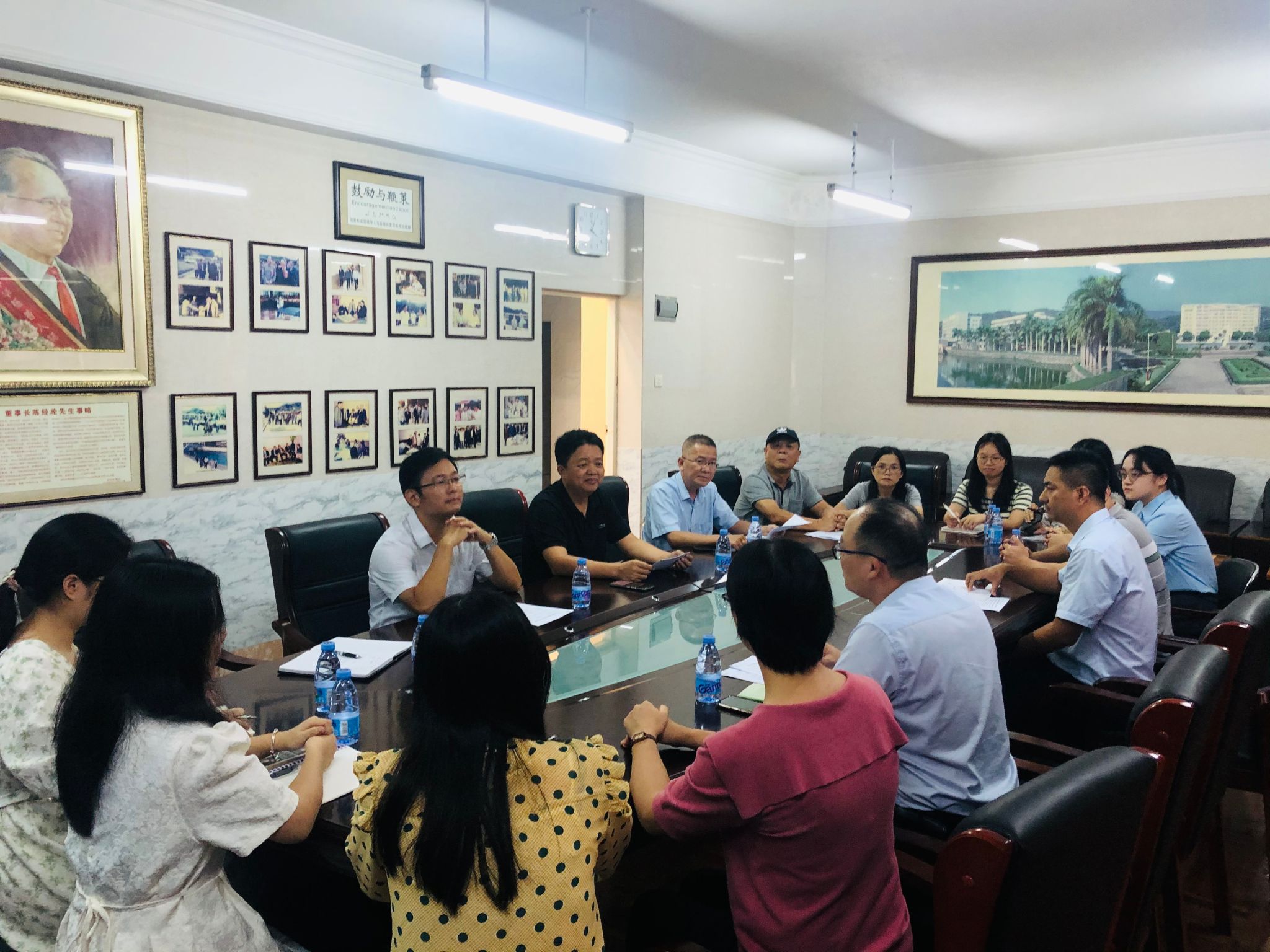 新会陈经纶中学座谈会现场.jpg 新会陈经纶中学座谈会现场.jpg