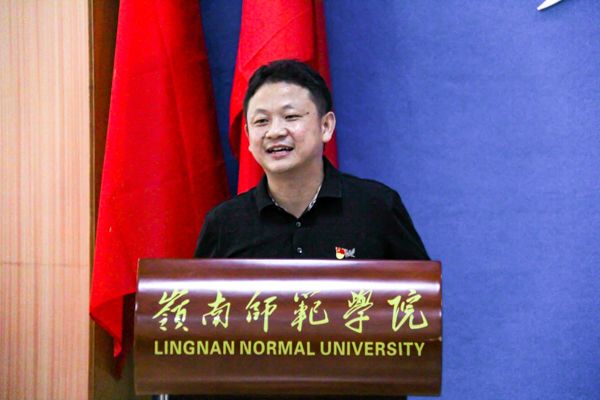 老师发言 叶伟玮摄 (5).jpg 老师发言 叶伟玮摄 (5).jpg