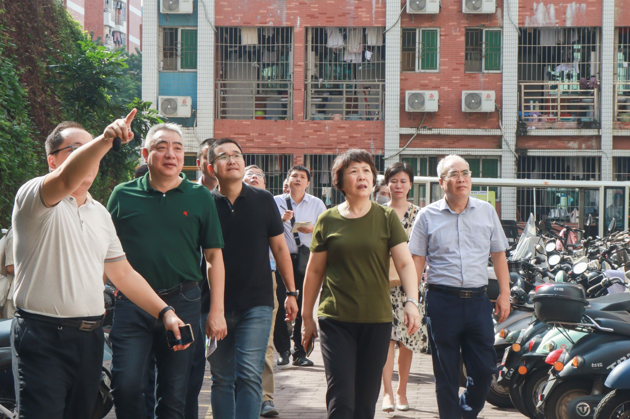 王佳乐摄-10至善苑检查 (1).jpg 王佳乐摄-10至善苑检查 (1).jpg