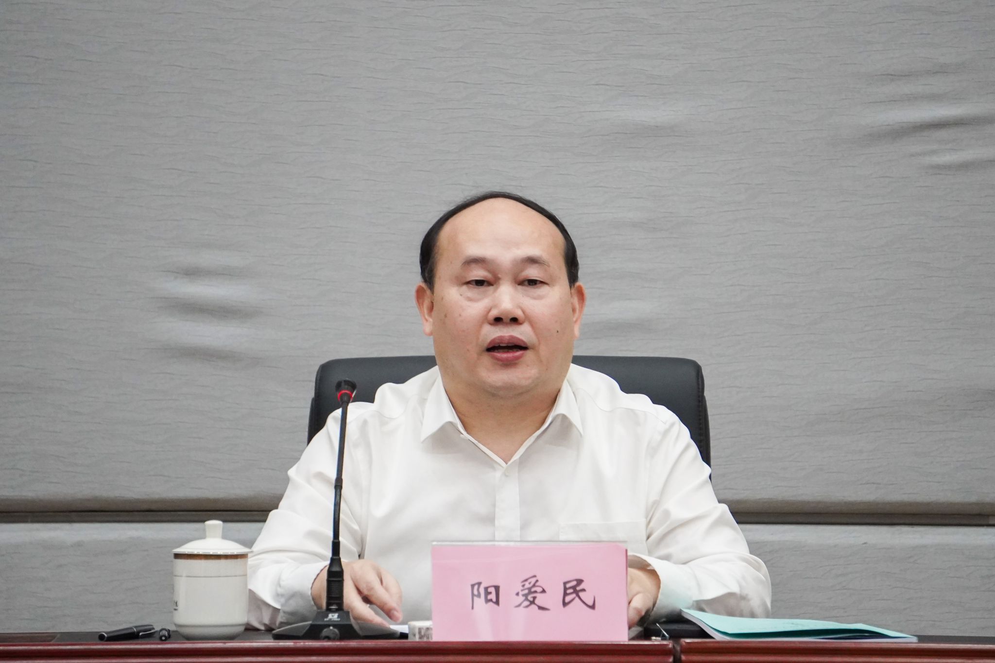 陈嘉敏摄-阳爱民校长特写 (4).jpg 陈嘉敏摄-阳爱民校长特写 (4).jpg