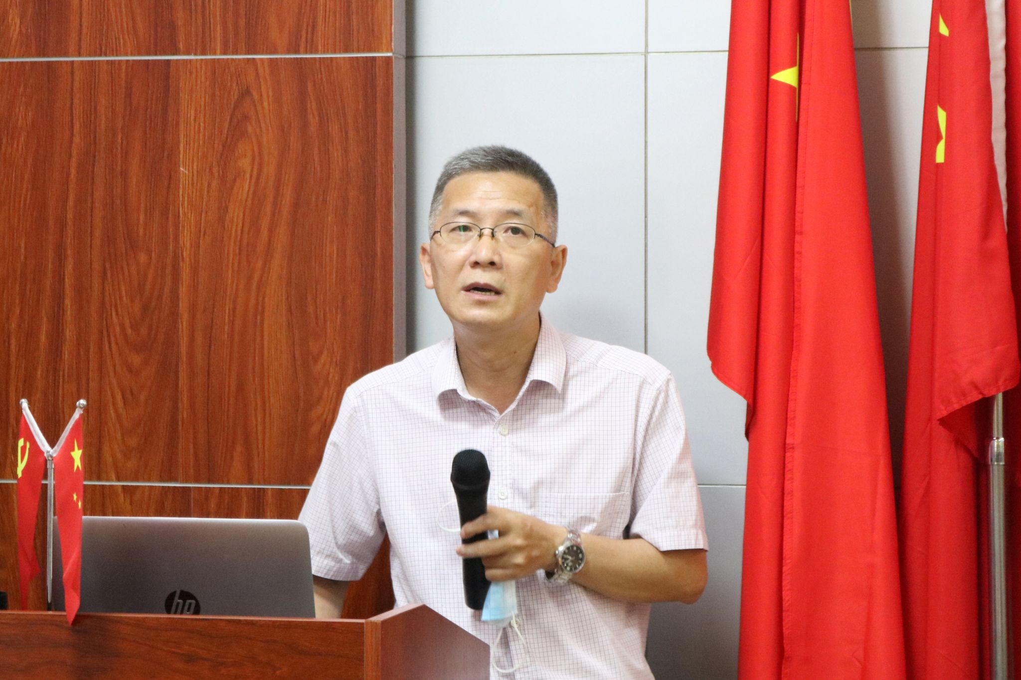 陈国威博士宣讲.JPG 陈国威博士宣讲.JPG