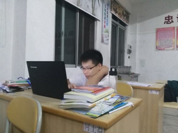 任劳任怨的何昭禄