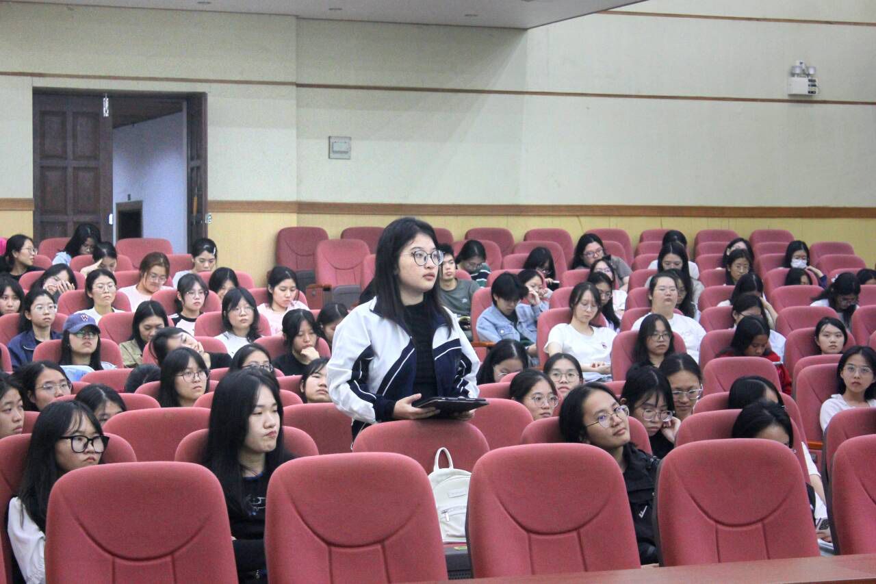 答疑现场05.jpg 答疑现场05.jpg