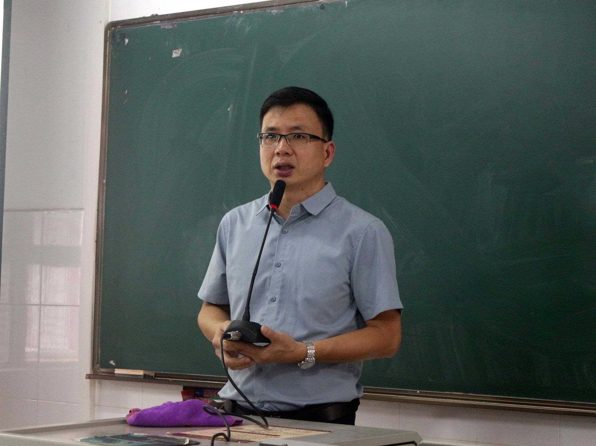 谢明亮书记发言 (1).JPG 谢明亮书记发言 (1).JPG