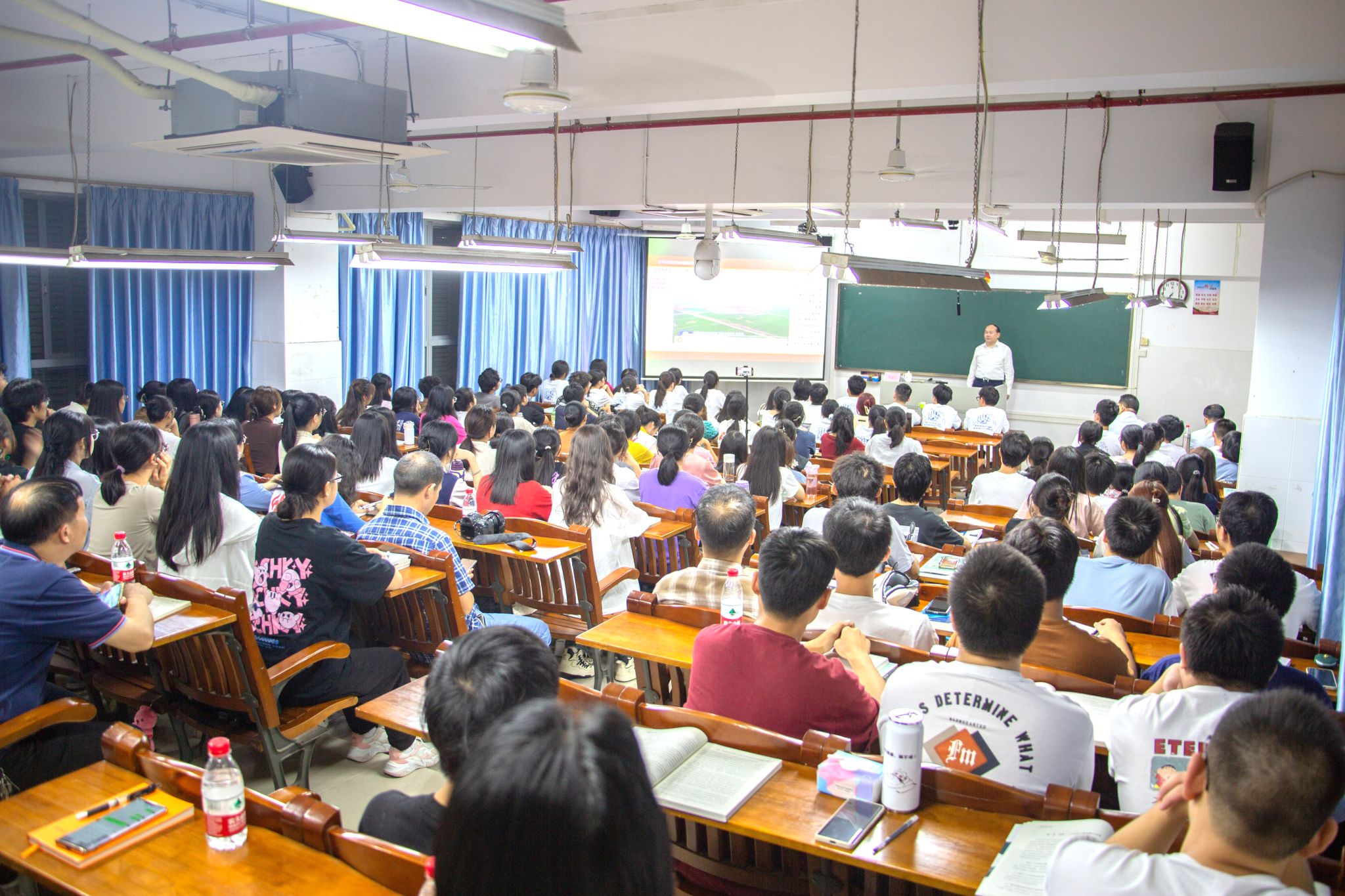 林燕芝摄 全景(3).jpg