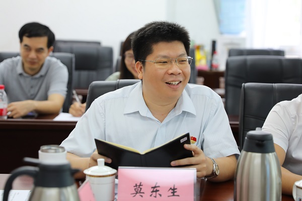 湛江市委党史学习教育第十一巡回指导组副组长莫东生发言党委副书记